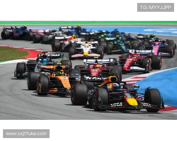 F1赛车手争夺激烈 新赛季车队阵容变动引发广泛关注